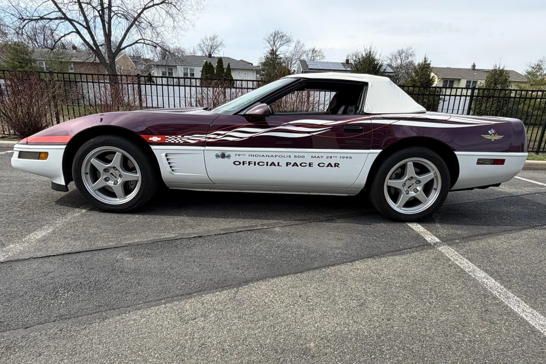 1995 Chevrolet Corvette C4 - Image 3 of 9