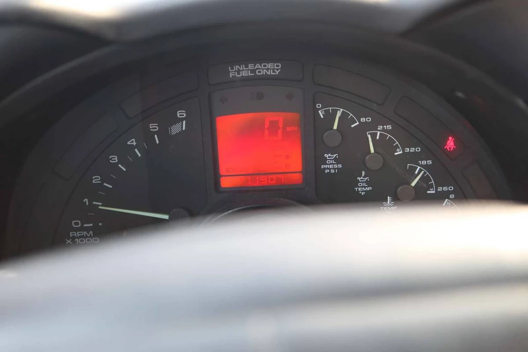 1995 Chevrolet Corvette C4 - Image 16 of 23