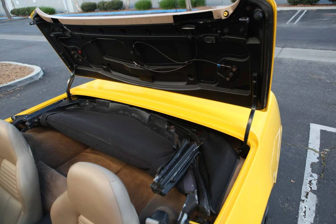 1995 Chevrolet Corvette C4 - Image 12 of 23