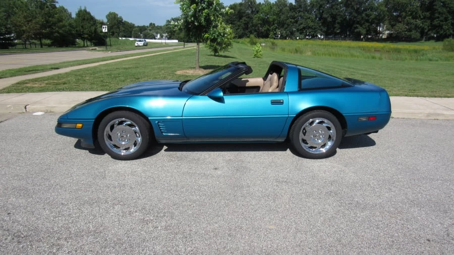 1995 Chevrolet Corvette C4 - Image 2 of 7