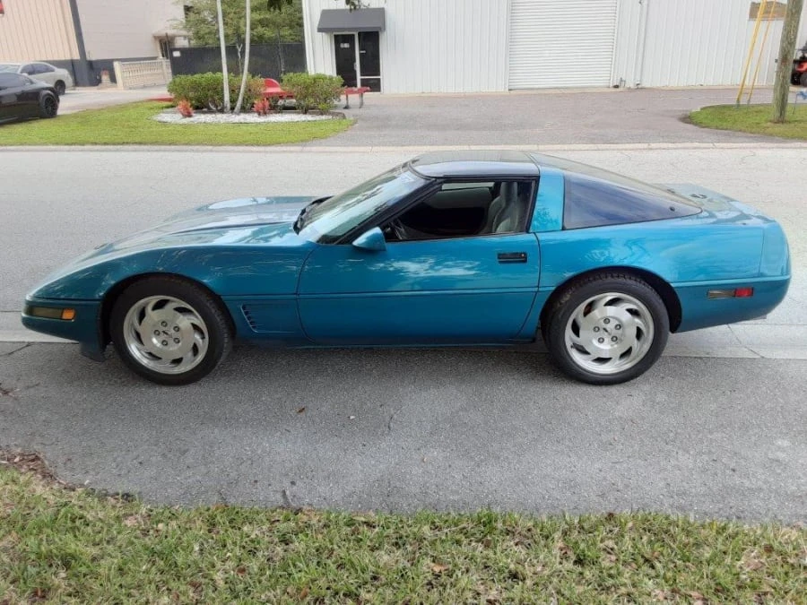 1995 Chevrolet Corvette C4 - Image 2 of 12