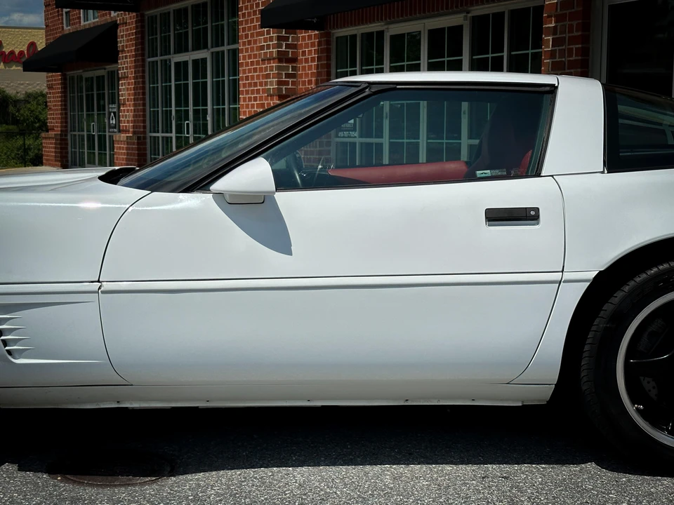 1995 Chevrolet Corvette C4 - Image 28 of 31