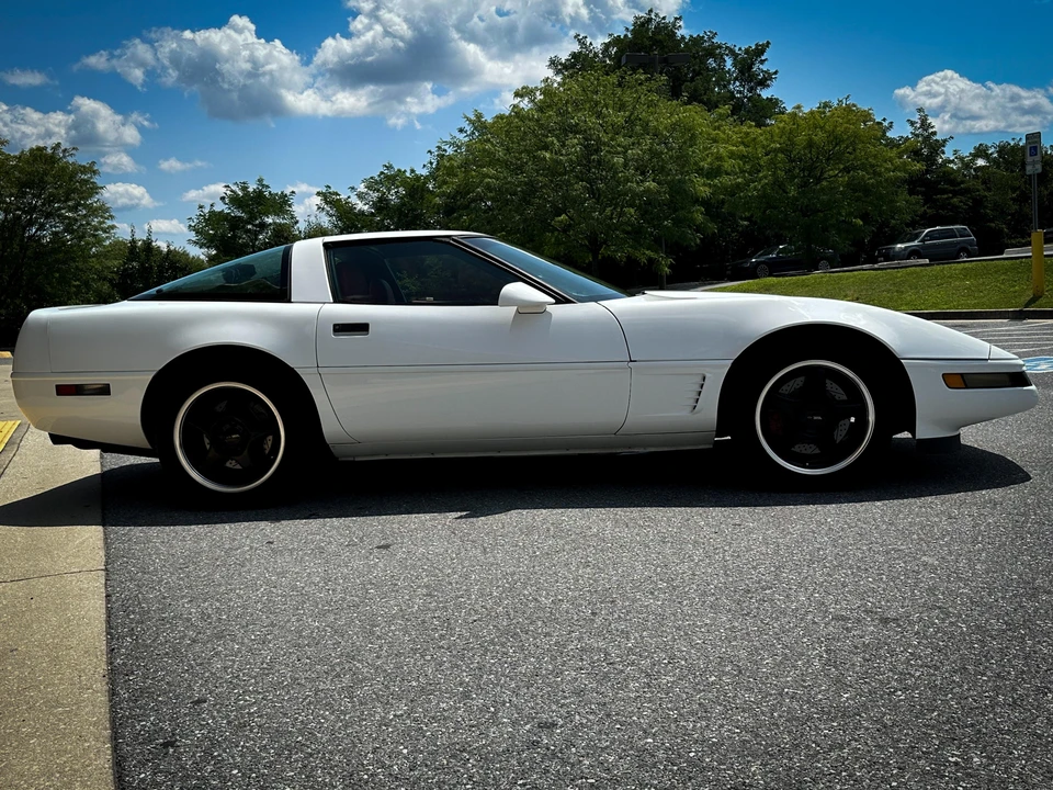 1995 Chevrolet Corvette C4 - Image 12 of 31