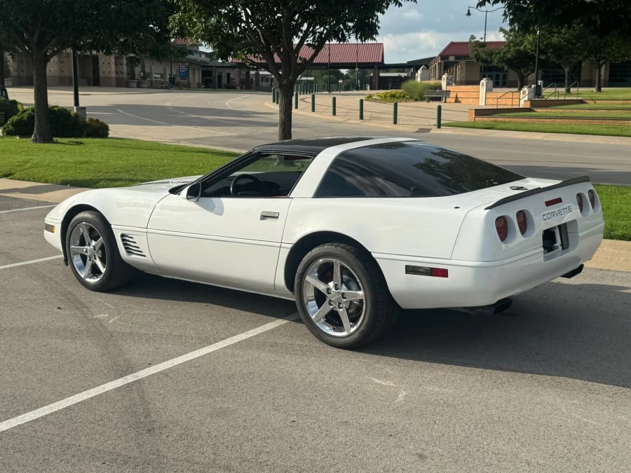 1995 Chevrolet Corvette C4 - Image 3 of 8