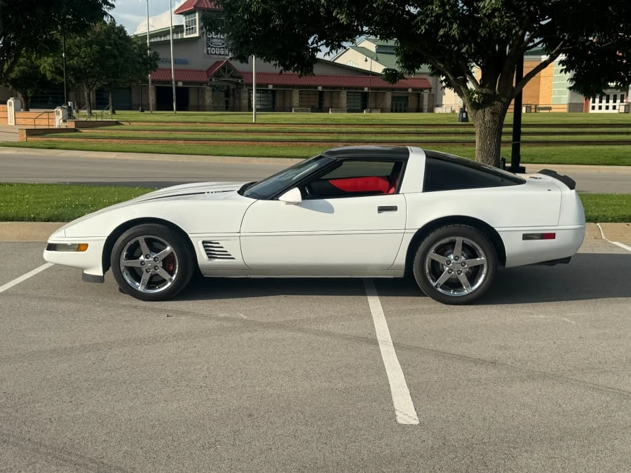 1995 Chevrolet Corvette C4 - Image 2 of 8