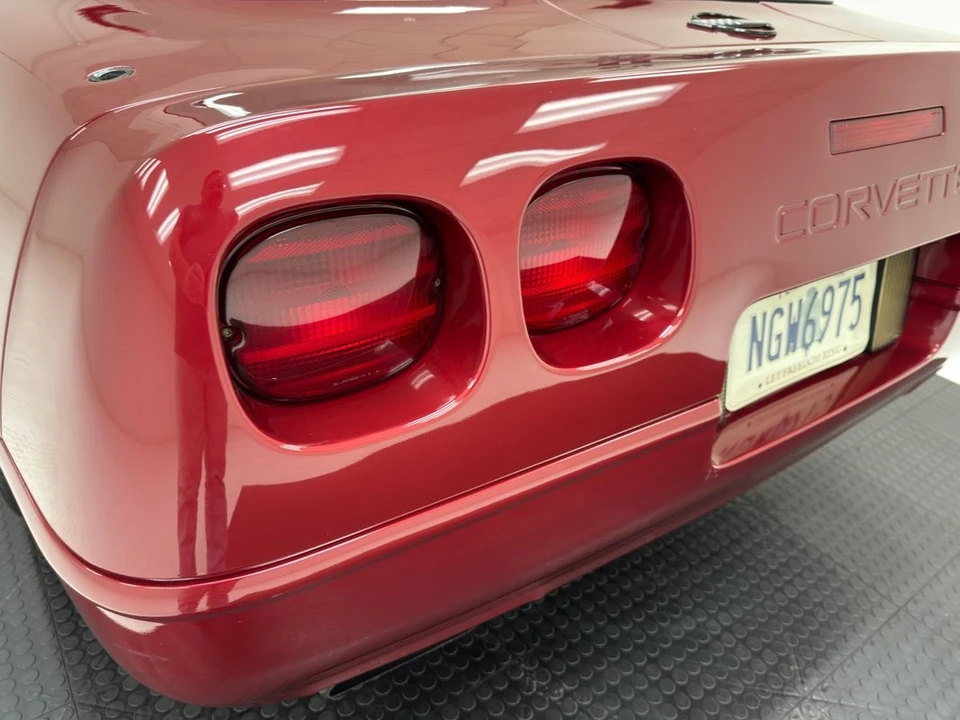 1995 Chevrolet Corvette C4 - Image 24 of 31