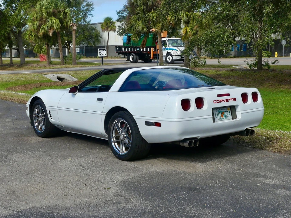 1995 Chevrolet Corvette C4 - Image 16 of 21