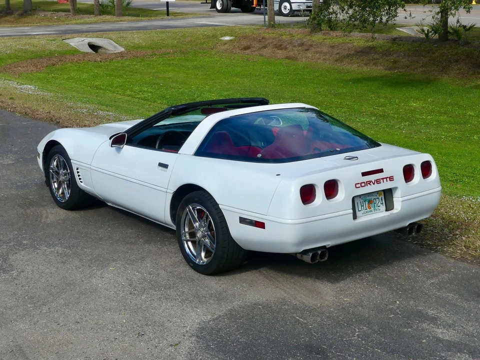 1995 Chevrolet Corvette C4 - Image 17 of 21