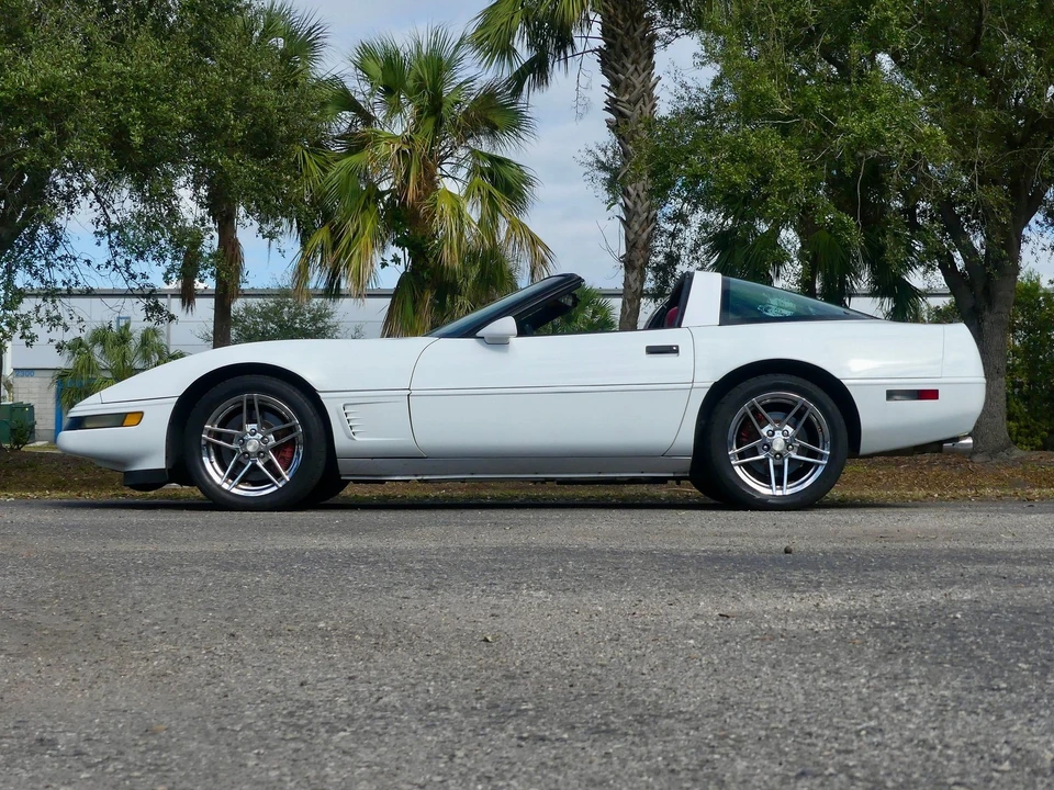 1995 Chevrolet Corvette C4 - Image 15 of 21