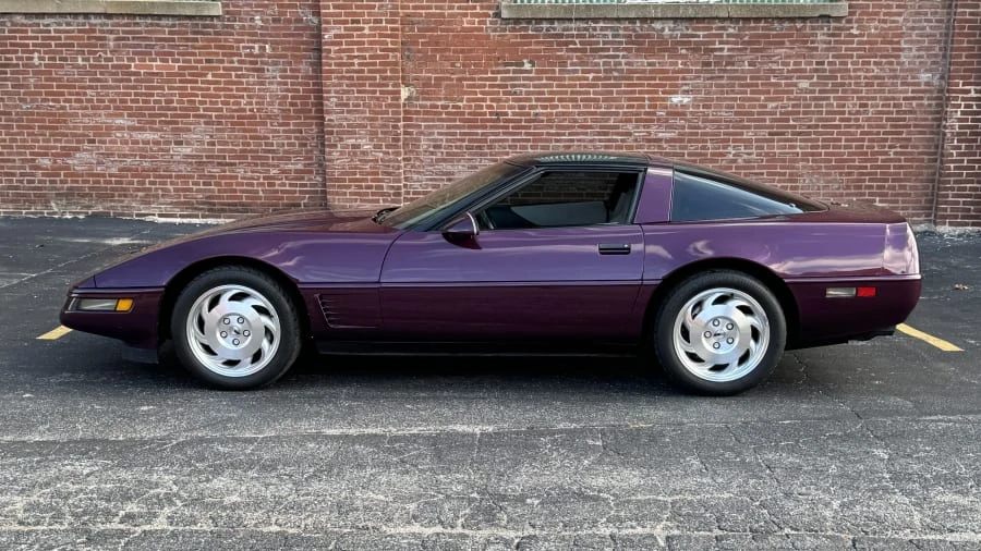 1995 Chevrolet Corvette C4 - Image 2 of 9