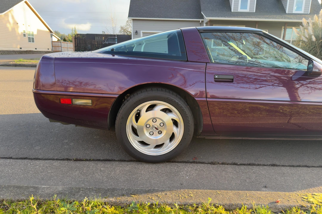 1995 Chevrolet Corvette C4 - Image 28 of 31