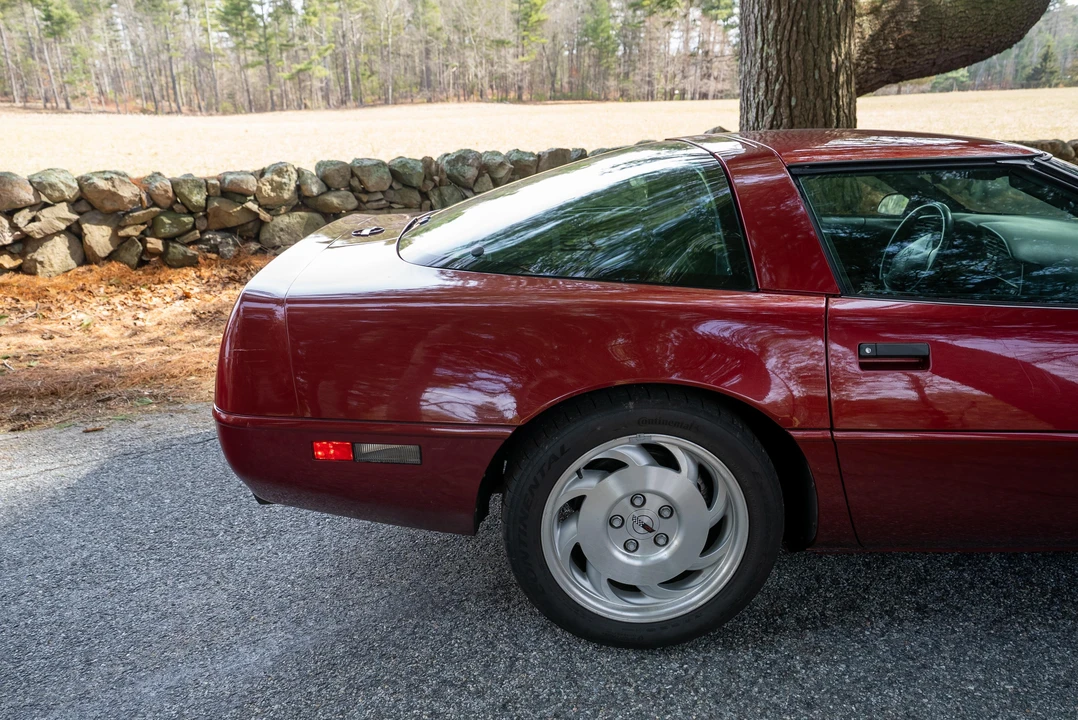 1995 Chevrolet Corvette C4 - Image 25 of 31