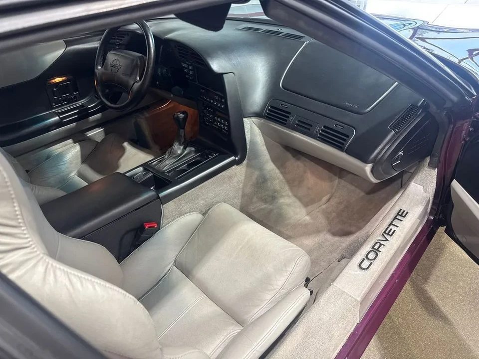1995 Chevrolet Corvette C4 - Image 12 of 15
