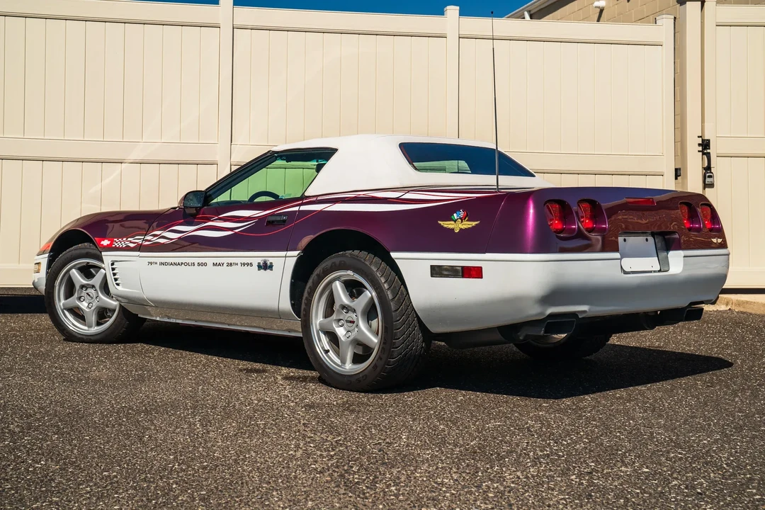 1995 Chevrolet Corvette C4 - Image 24 of 31