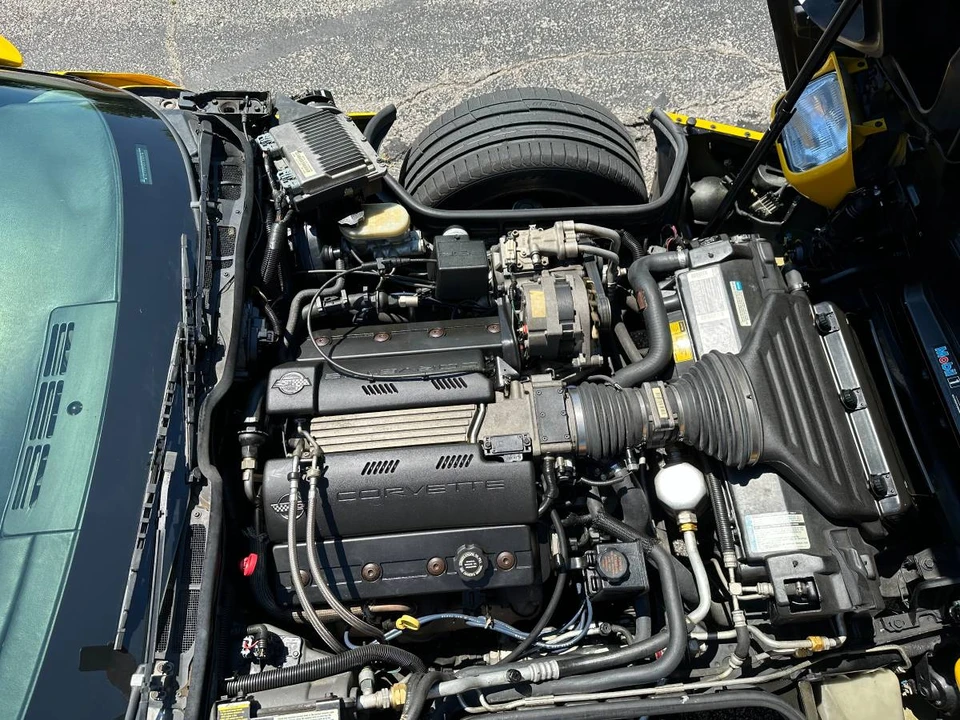 1995 Chevrolet Corvette C4 - Image 8 of 10