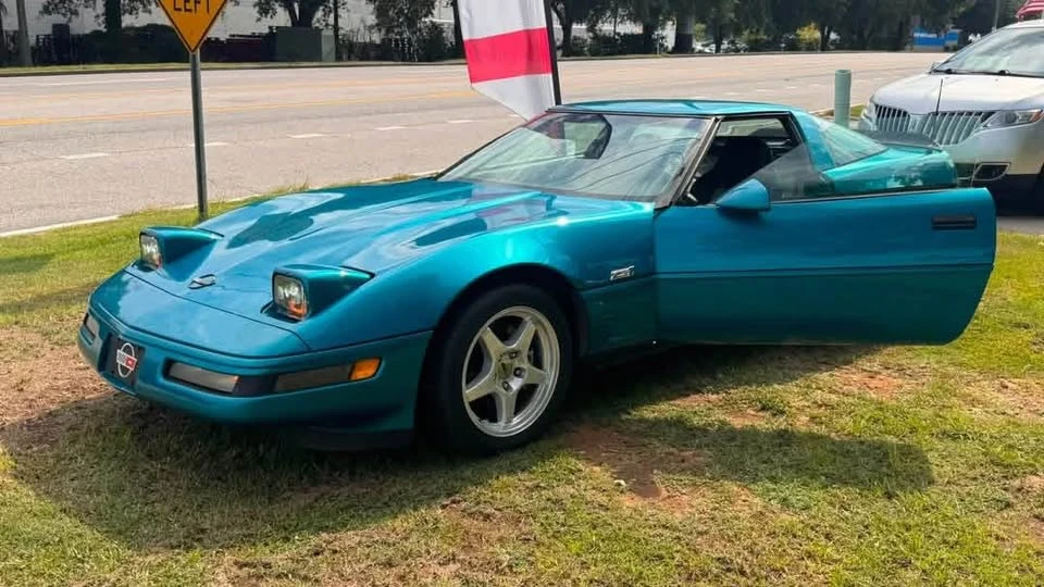 1995 Chevrolet Corvette C4 - Image 2 of 3