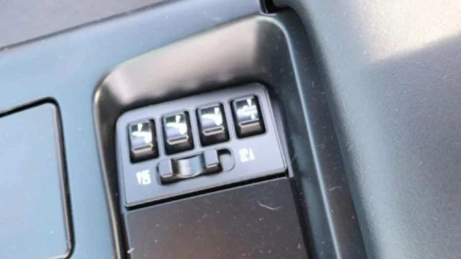 1995 Chevrolet Corvette C4 - Image 12 of 31