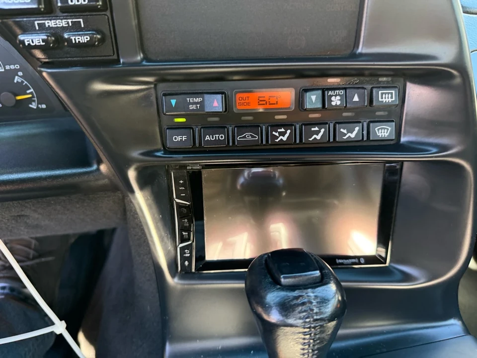 1995 Chevrolet Corvette C4 - Image 18 of 21