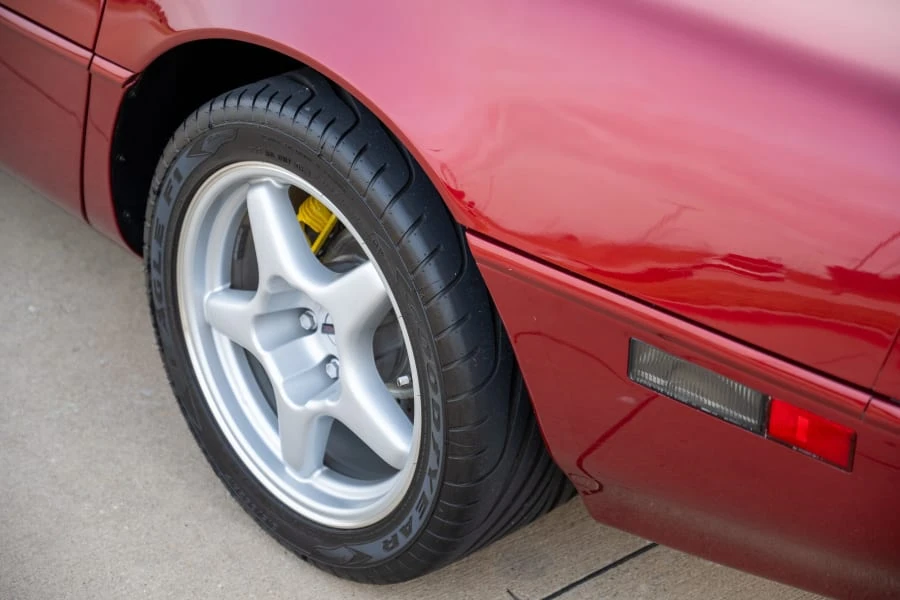1995 Chevrolet Corvette C4 ZR1 - Image 10 of 31