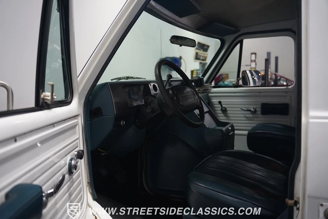 1995 Chevrolet G-Series Van - Image 5 of 12