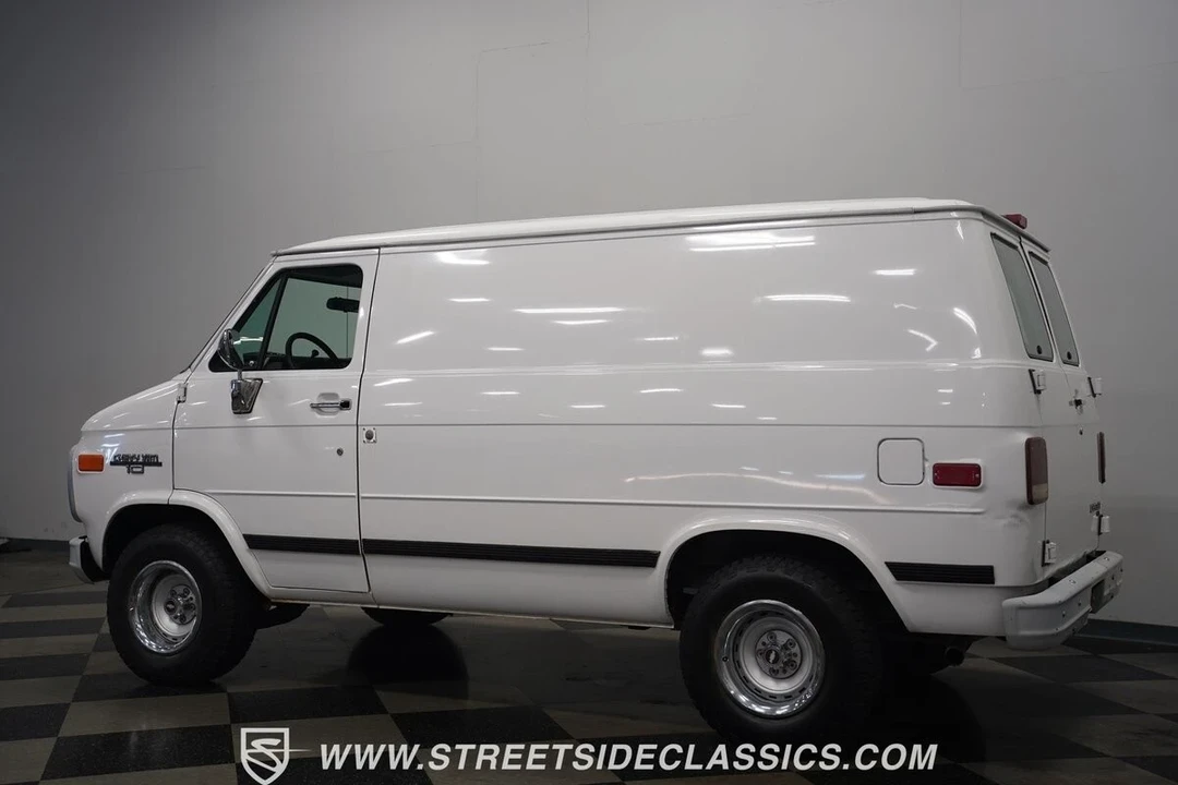 1995 Chevrolet G-Series Van - Image 11 of 12