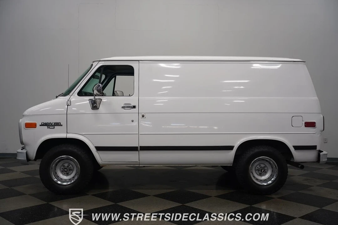1995 Chevrolet G-Series Van - Image 10 of 12