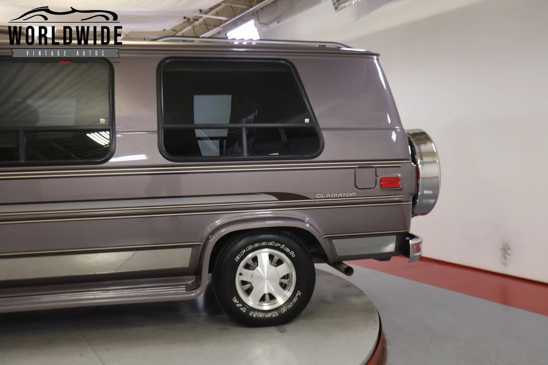 1995 Chevrolet G-Series Van - Image 10 of 12