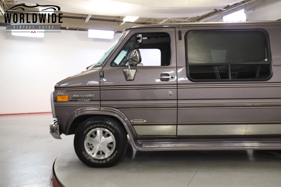 1995 Chevrolet G-Series Van - Image 7 of 12
