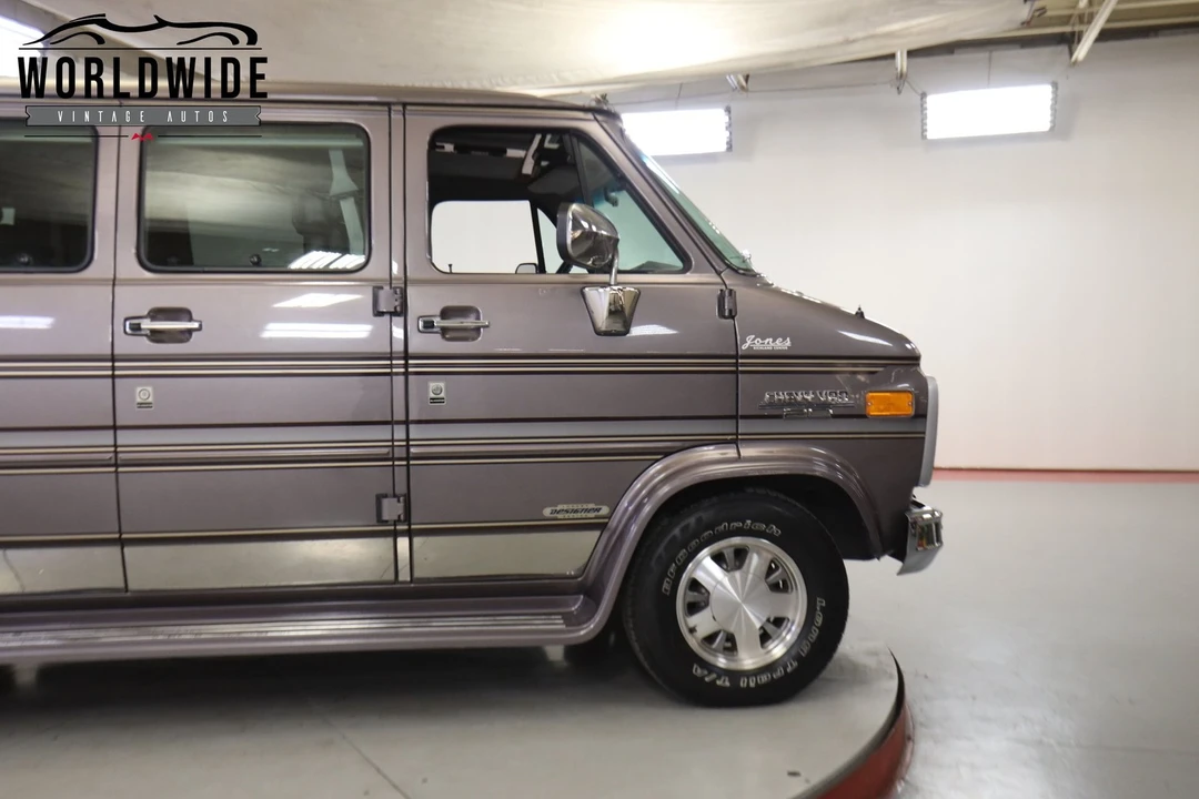 1995 Chevrolet G-Series Van - Image 8 of 12