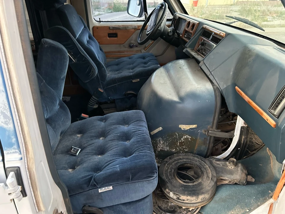 1995 Chevrolet G-Series Van - Image 6 of 19