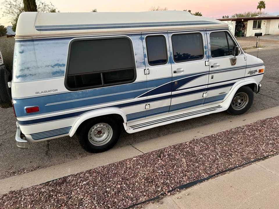 1995 Chevrolet G-Series Van - Image 2 of 19
