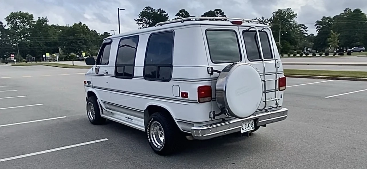 1995 Chevrolet G-Series Van - Image 5 of 10