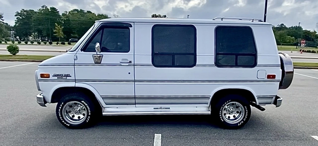 1995 Chevrolet G-Series Van - Image 6 of 10