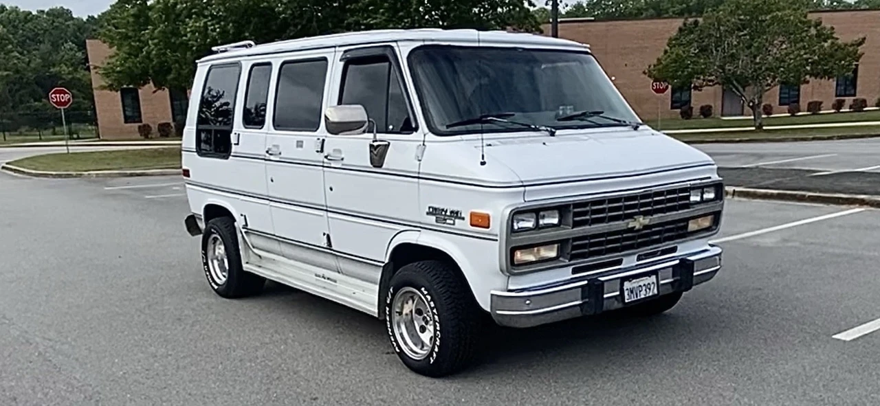 1995 Chevrolet G-Series Van - Image 2 of 10