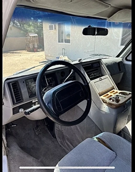1995 Chevrolet G-Series Van - Image 10 of 10