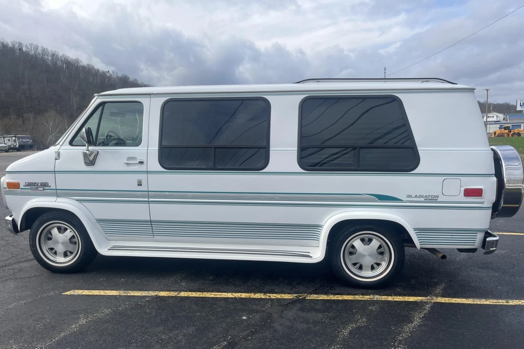 1995 Chevrolet G-Series Van - Image 3 of 7
