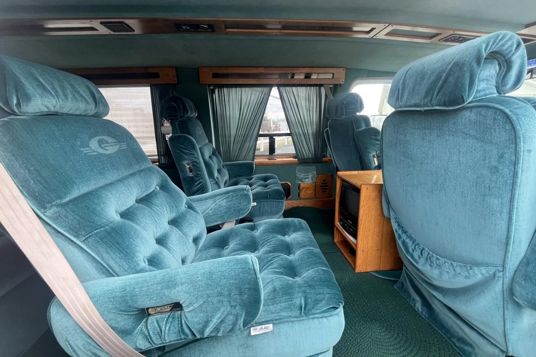 1995 Chevrolet G-Series Van - Image 5 of 7