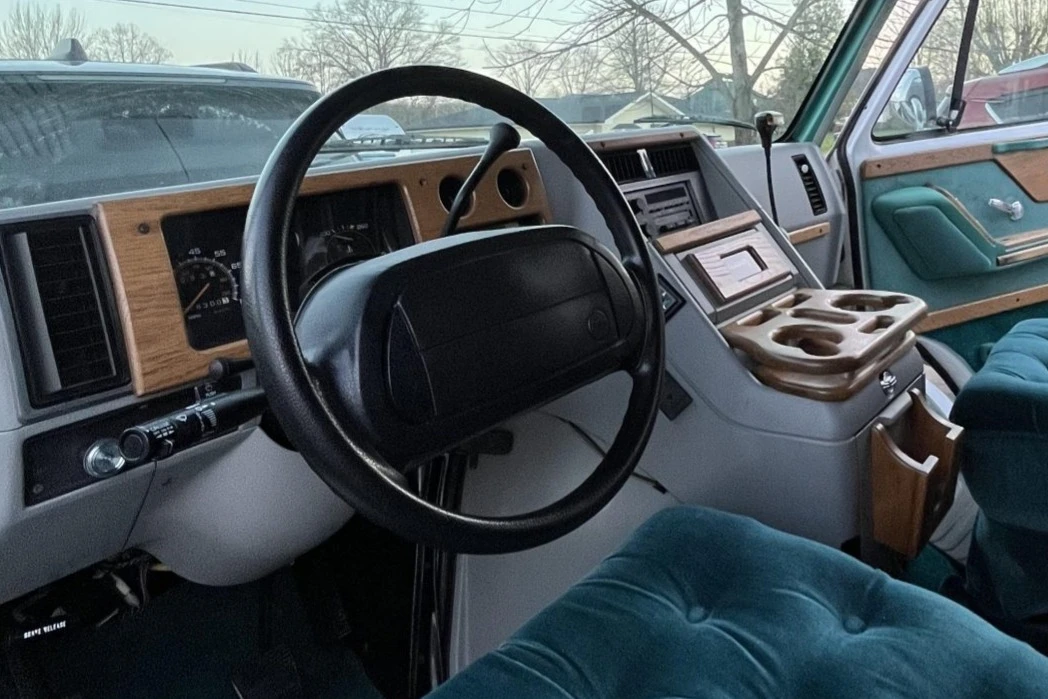 1995 Chevrolet G-Series Van - Image 6 of 7