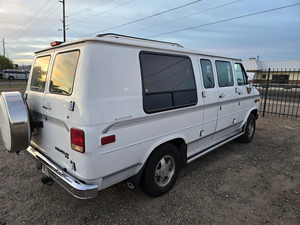 1995 Chevrolet G-Series Van - Image 12 of 31