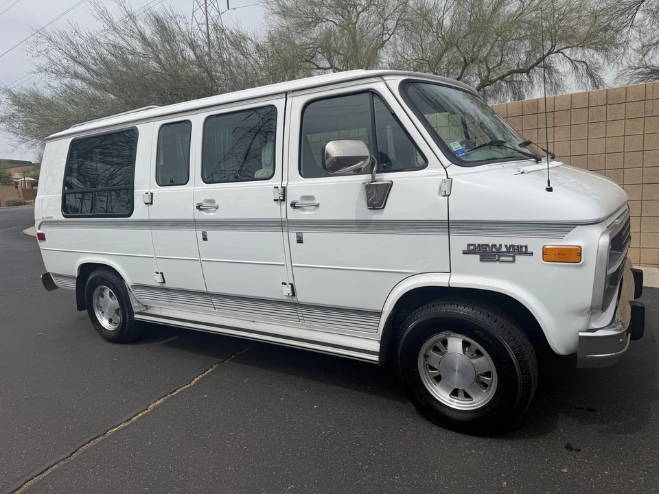 1995 Chevrolet G-Series Van - Image 8 of 31
