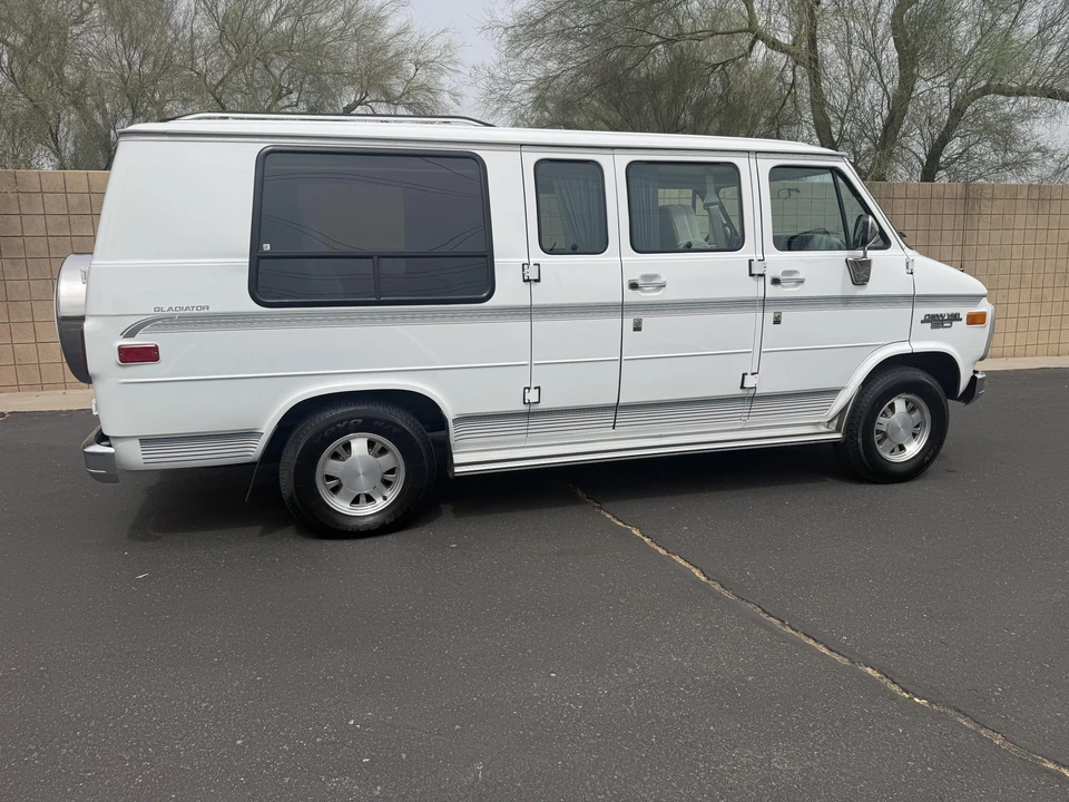 1995 Chevrolet G-Series Van - Image 11 of 31