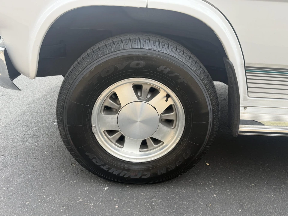 1995 Chevrolet G-Series Van - Image 19 of 31