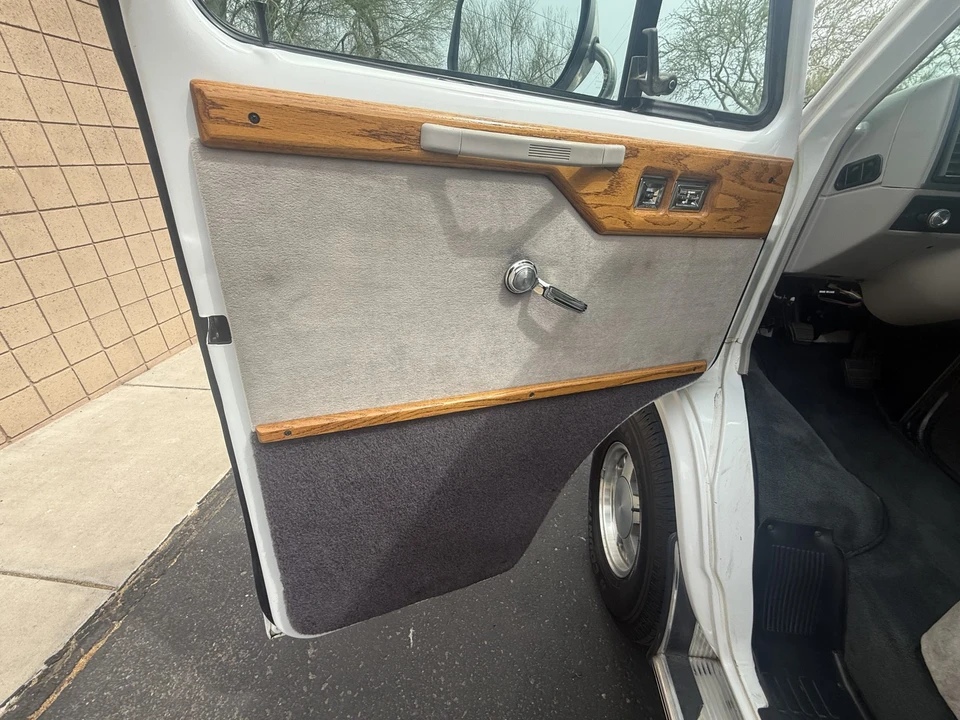 1995 Chevrolet G-Series Van - Image 24 of 31