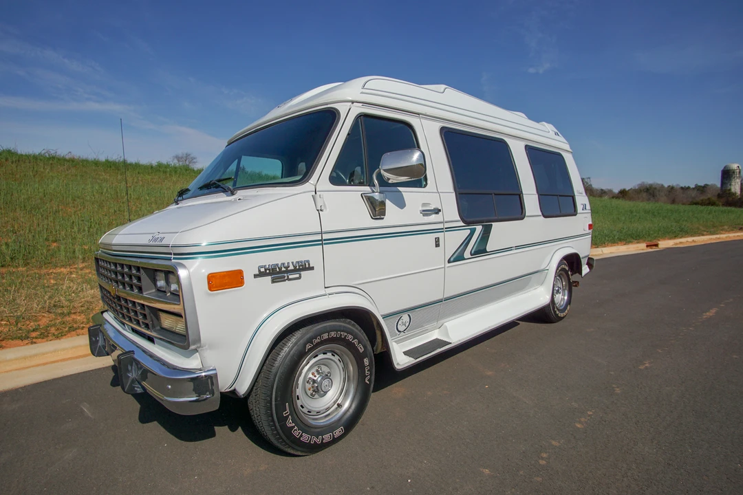 1995 Chevrolet G-Series Van - Image 3 of 31