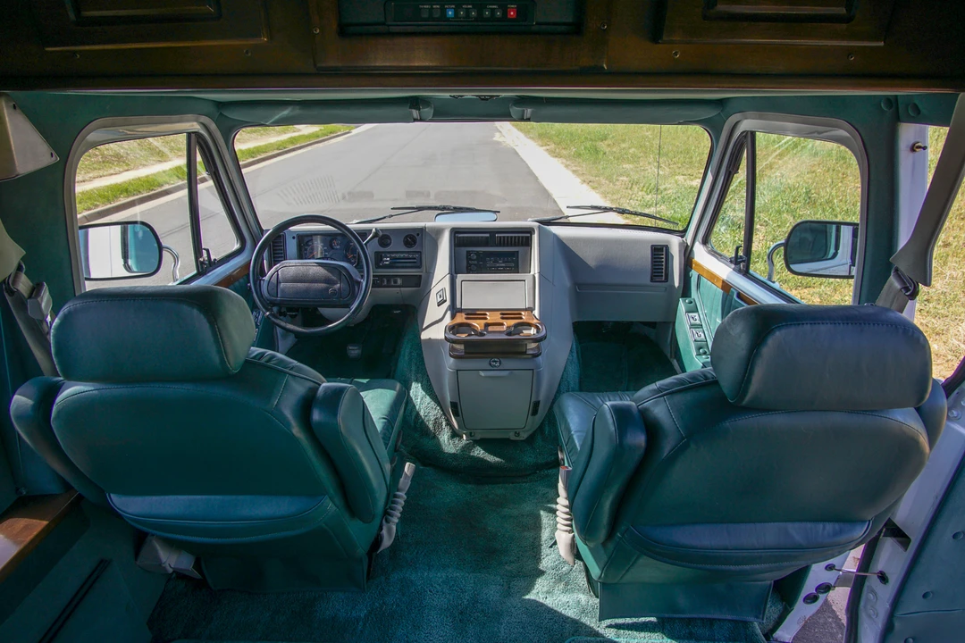 1995 Chevrolet G-Series Van - Image 27 of 31