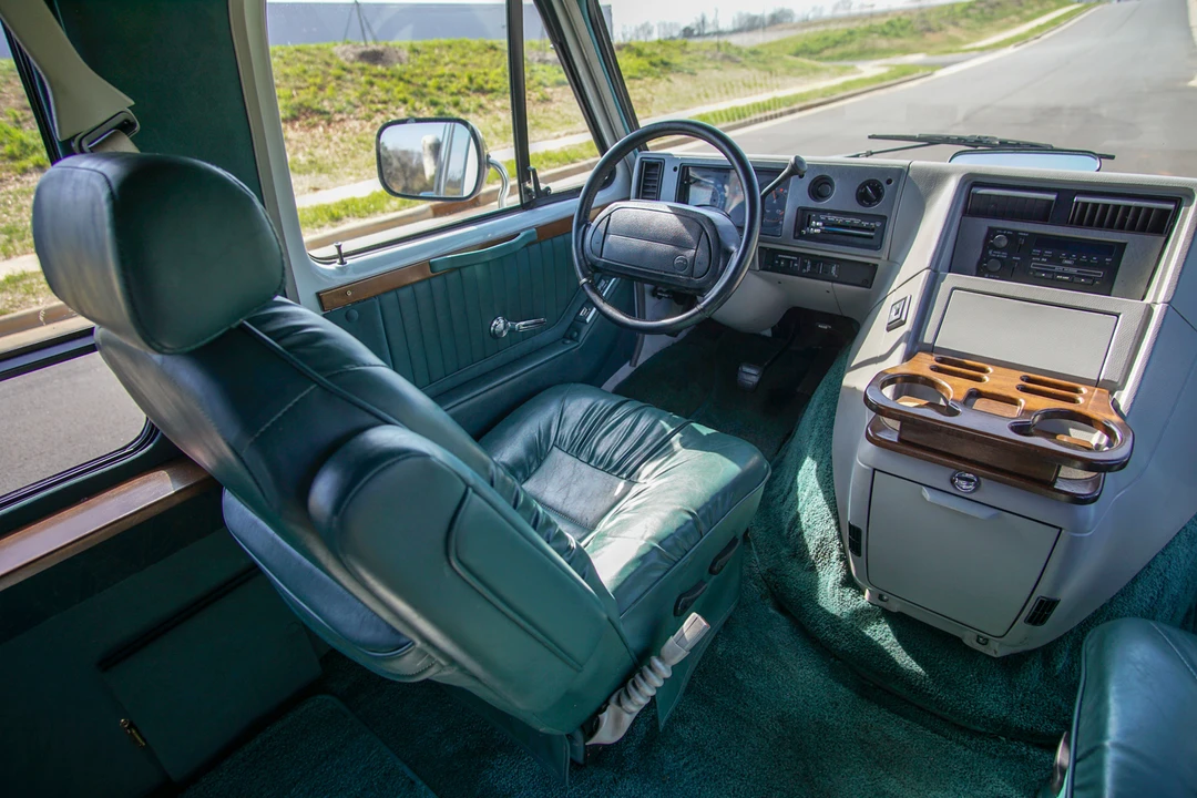 1995 Chevrolet G-Series Van - Image 19 of 31