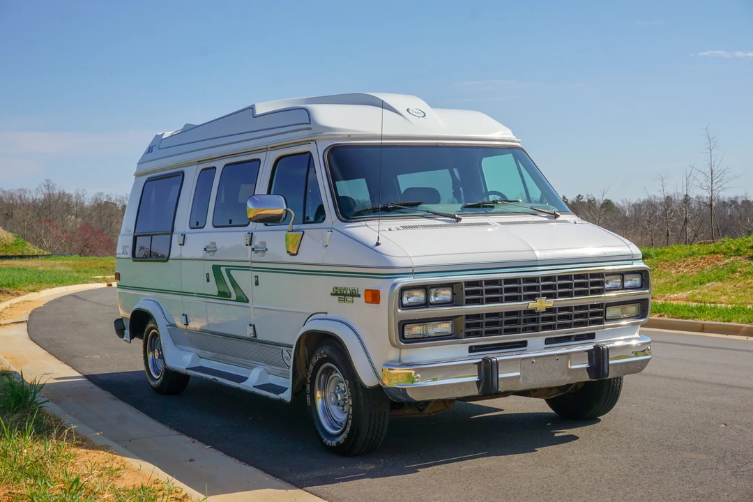 1995 Chevrolet G-Series Van - Image 8 of 31