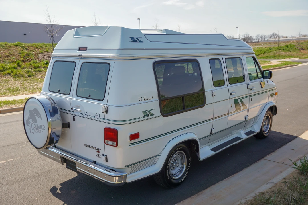 1995 Chevrolet G-Series Van - Image 10 of 31