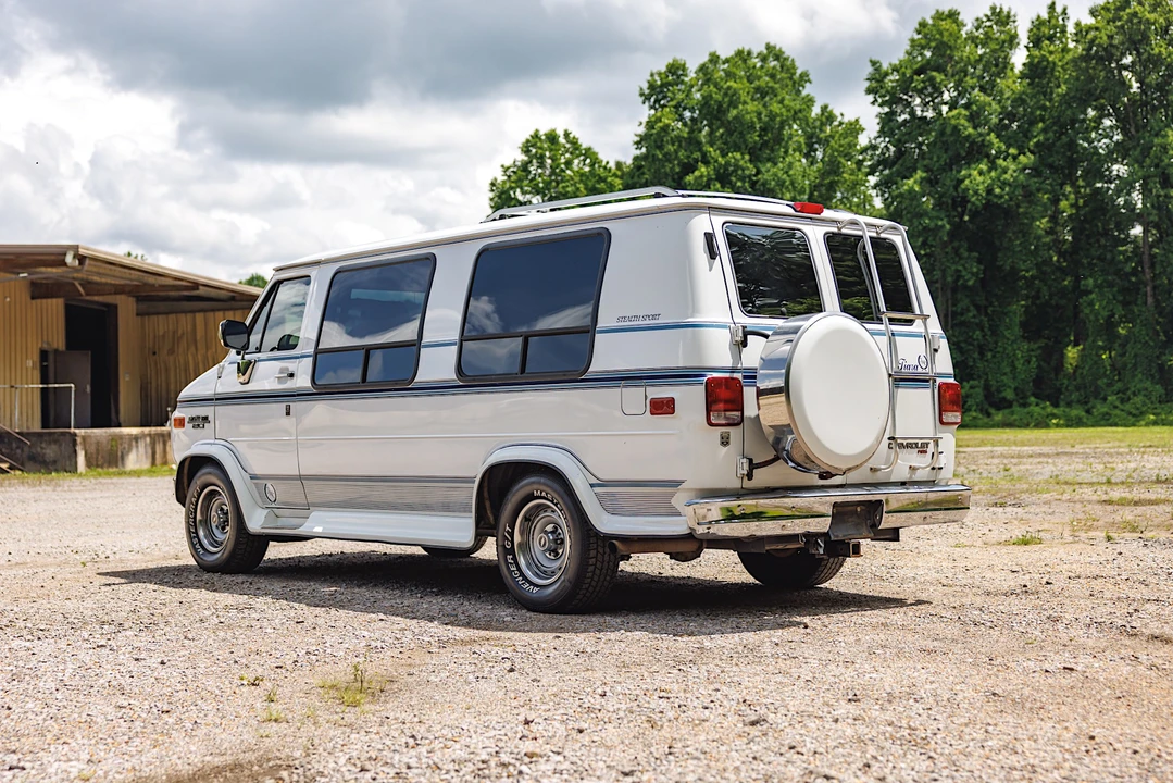 1995 Chevrolet G-Series Van - Image 14 of 31