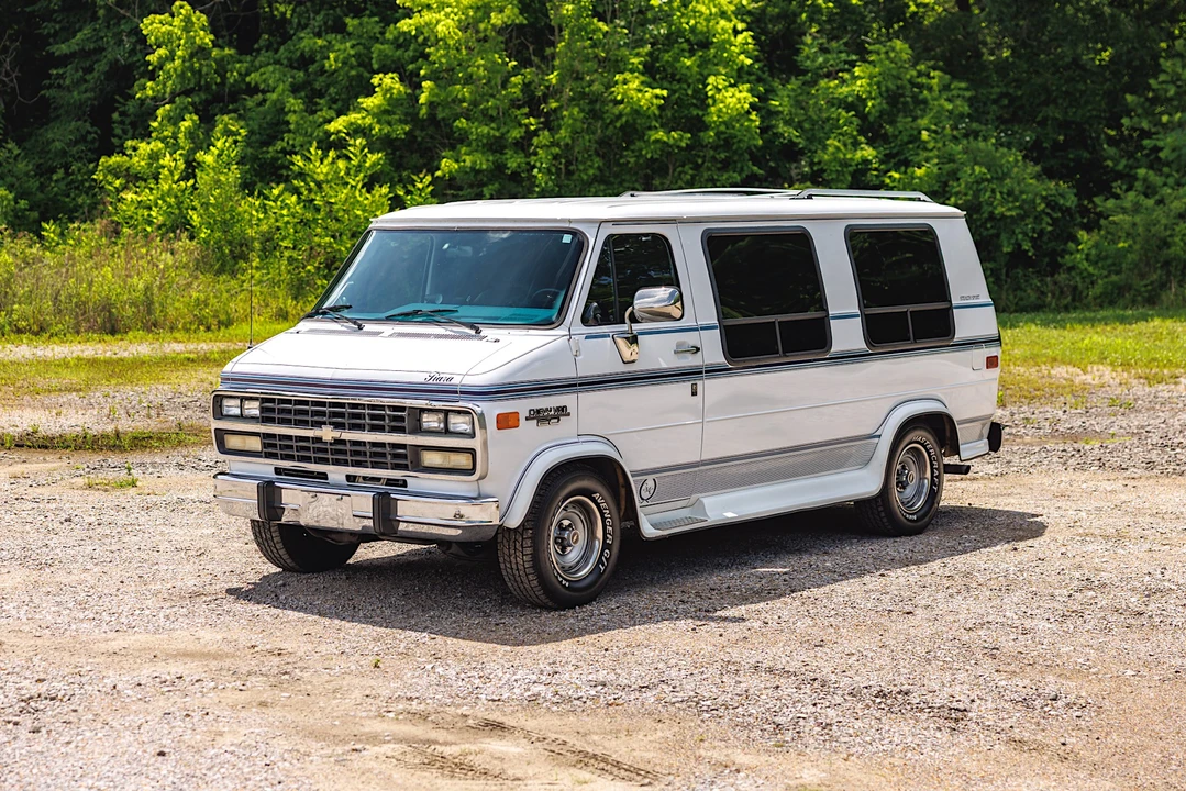 1995 Chevrolet G-Series Van - Image 4 of 31